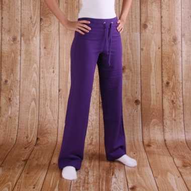 Paarse joggingbroeken